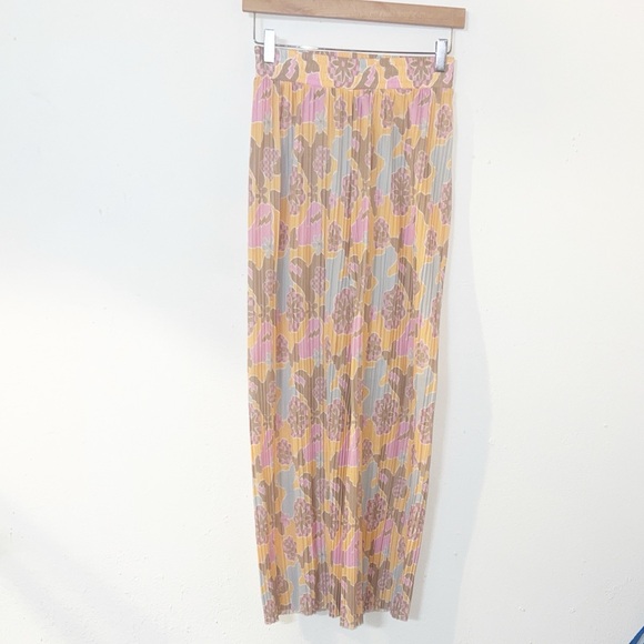 Forever 21 Pants - Forever21 yellow pull on floral palazzo wide leg lightweight pants